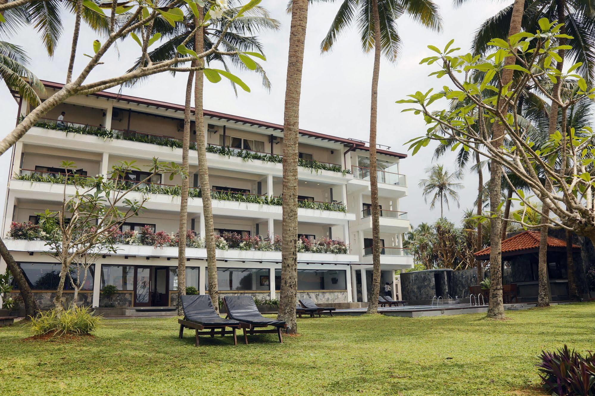Blue Beach Hotel Wadduwa Exterior photo