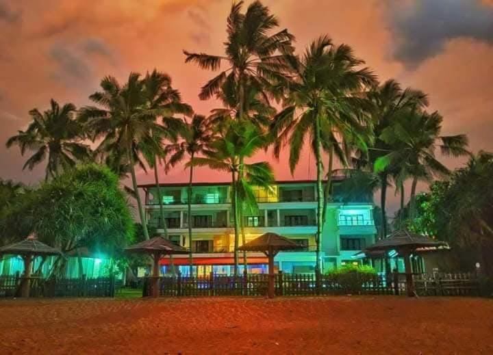 Blue Beach Hotel Wadduwa Exterior photo